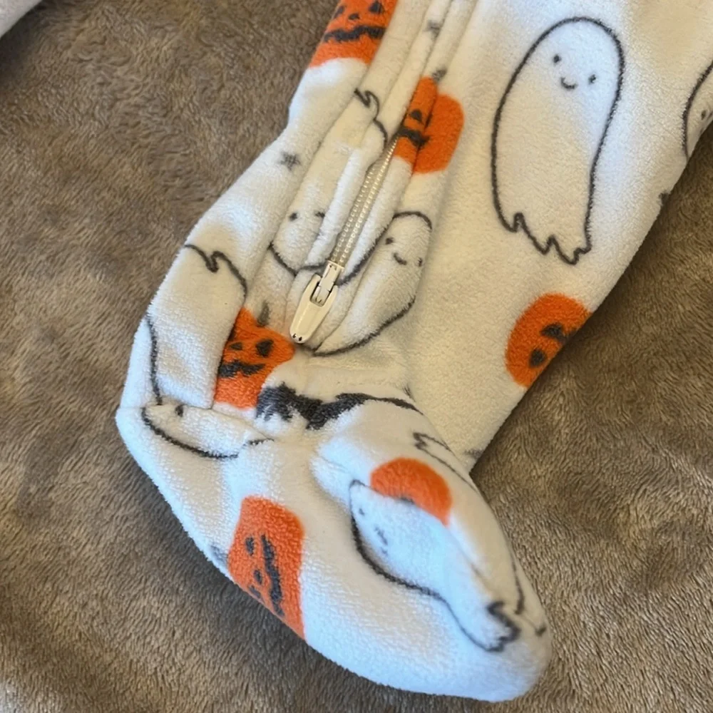 ❤️2 for 10$❤️ Carter’s Fleece Halloween Double Zip Sleeper, 9 Months